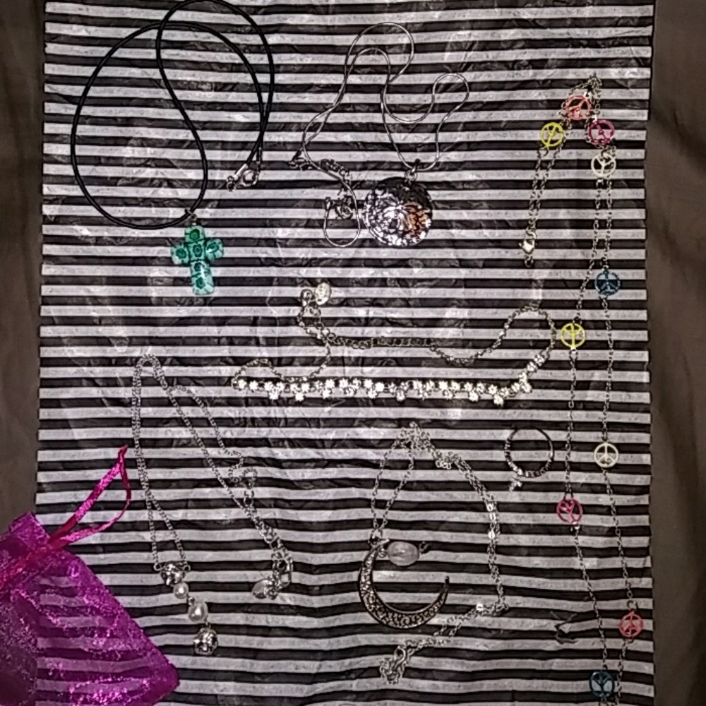 Lot of 6 Necklaces and 1 Ring